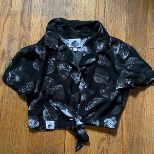 Jurassic Park cropped button down